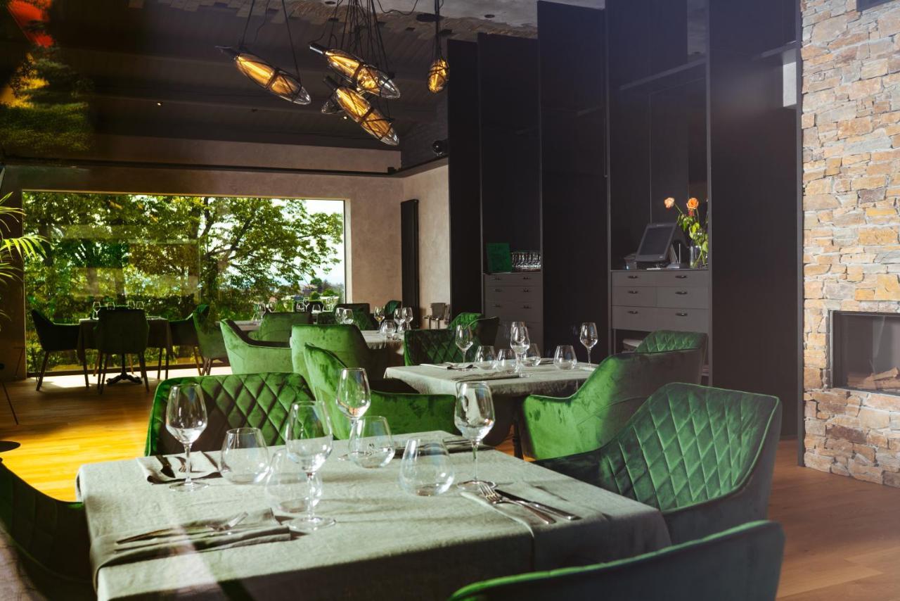 Restaurant & Pension U Hradu Šternberk Eksteriør billede